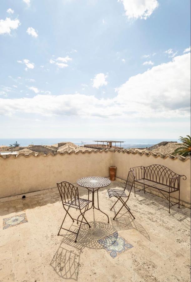 Palazzo Candida B&B Gerace Extérieur photo