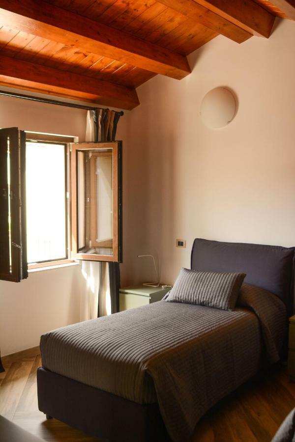 Palazzo Candida B&B Gerace Extérieur photo