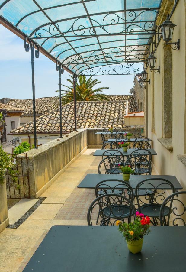 Palazzo Candida B&B Gerace Extérieur photo