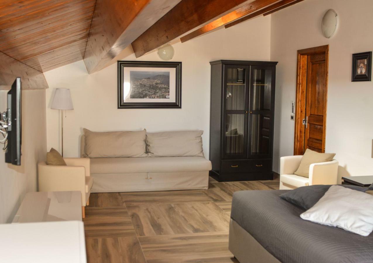 Palazzo Candida B&B Gerace Extérieur photo