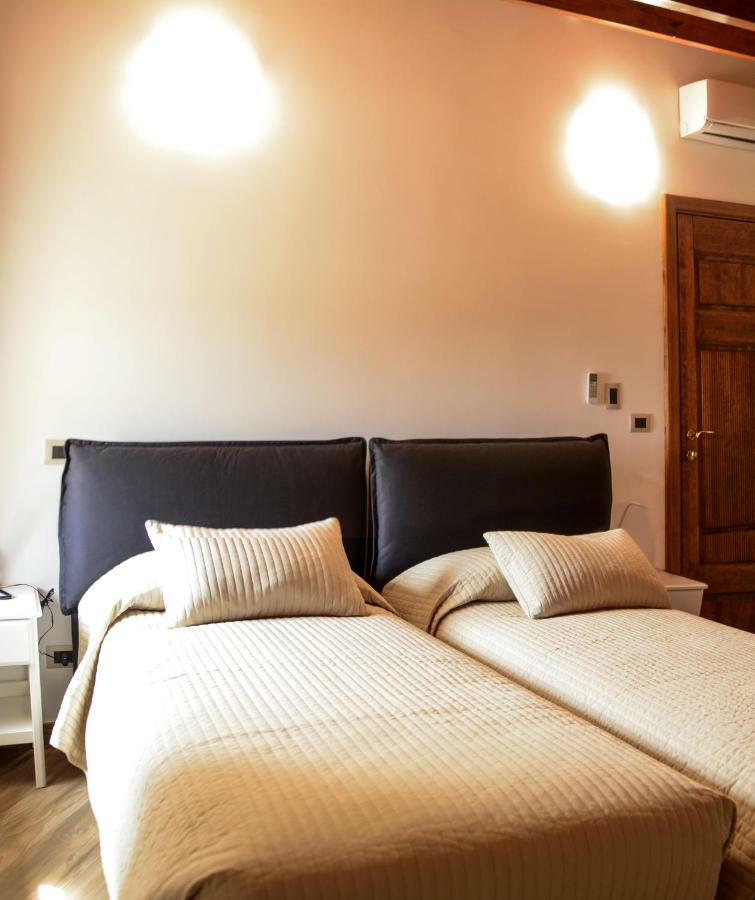 Palazzo Candida B&B Gerace Extérieur photo