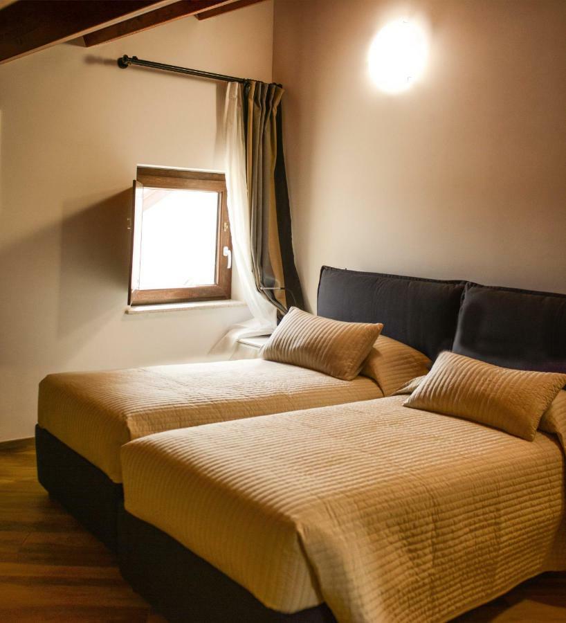Palazzo Candida B&B Gerace Extérieur photo
