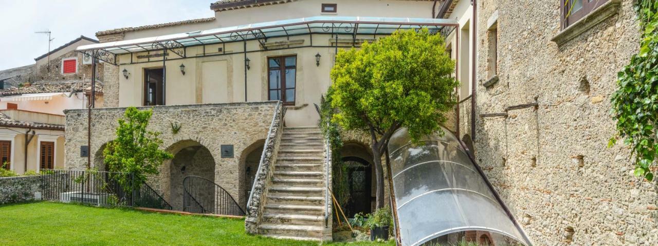 Palazzo Candida B&B Gerace Extérieur photo