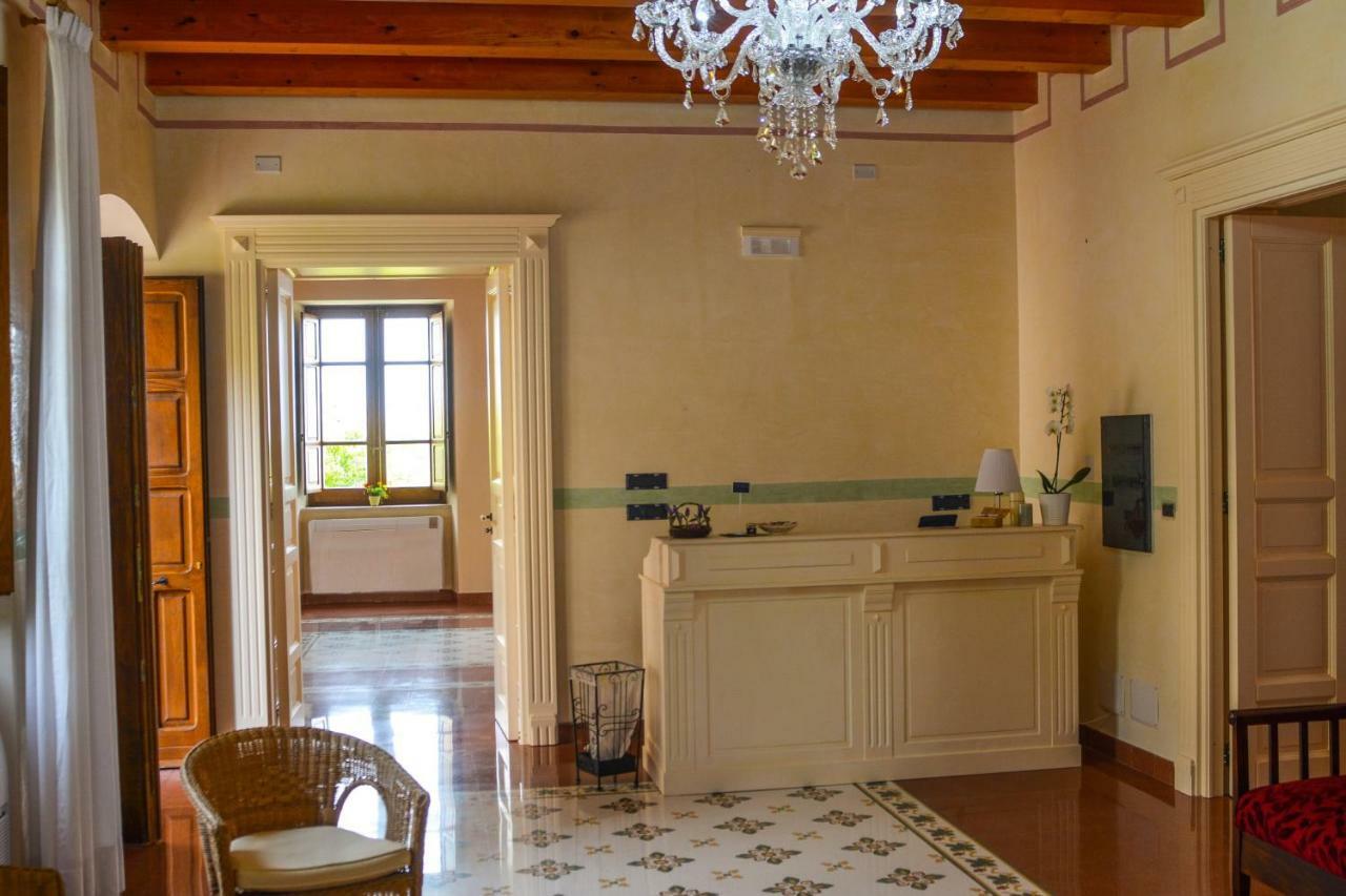Palazzo Candida B&B Gerace Extérieur photo
