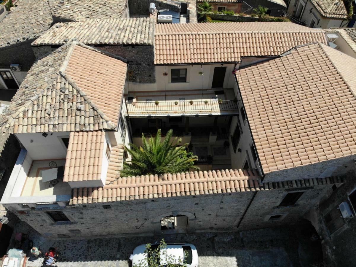 Palazzo Candida B&B Gerace Extérieur photo